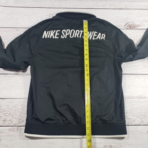 Nike black and white size xsmall womens jacket - Picture 4 of 7